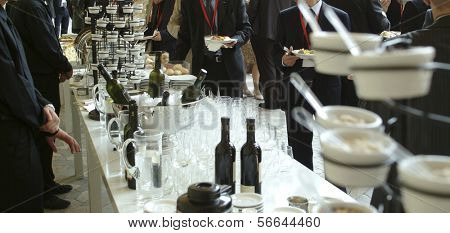 Geschäftsleute bedienen sich an einer Veranstaltung treffen catering Gruppe 