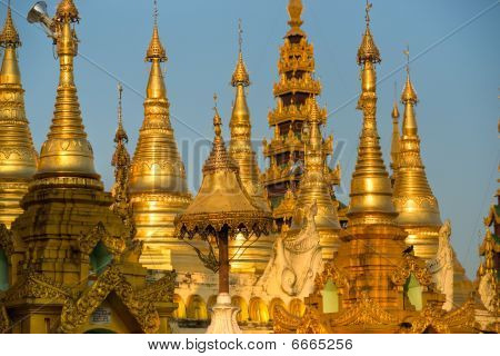 Shwedagon Paya, Yangoon, Myanmar.