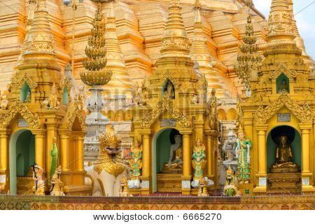 Shwedagon Paya, Yangoon, Myanmar.