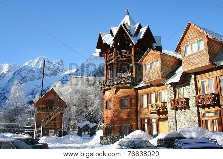 Wooden Hotel .