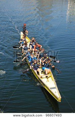 Children rowing in Salthouse Dock.