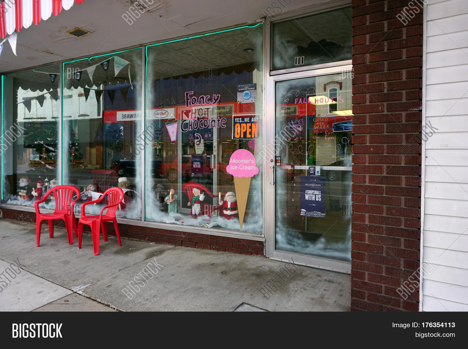 MANCELONA, MICHIGAN / Image & Photo (Free Trial) Bigstock