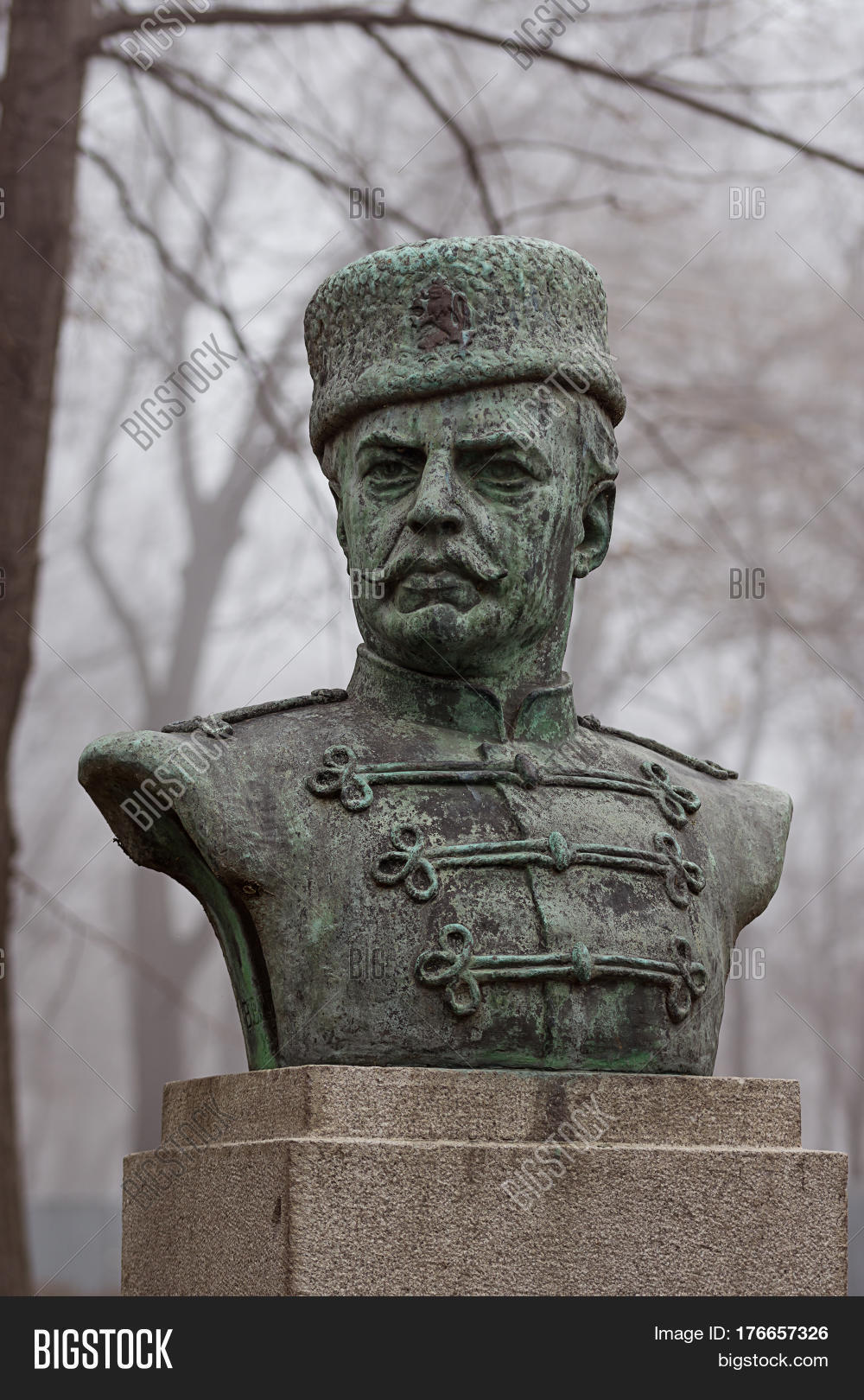 награды болгарии. герой болгарии. герой болгарии. медаль герой болгарии. васил левски граффити.