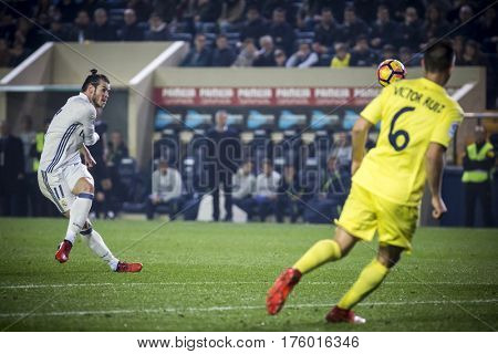 VILLARREAL, SPAIN - FEBRUARY 26: (L) Gareth Bale during La Liga match between Villarreal CF and Real Madrid at Estadio de la Ceramica on February 26, 2017 in Villarreal, Spain