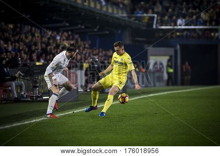 VILLARREAL, SPAIN - FEBRUARY 26: Gareth Bale with ball during La Liga match between Villarreal CF and Real Madrid at Estadio de la Ceramica on February 26, 2017 in Villarreal, Spain