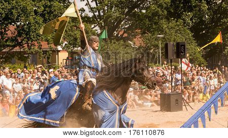Wadkoping Orebro Sweden Juli 2016 Mediaval Fair With Market And Nights Reenactment