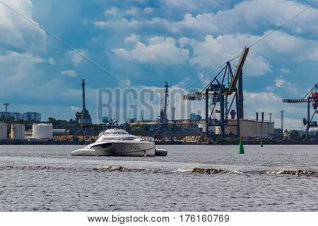 Large Silver Trimaran