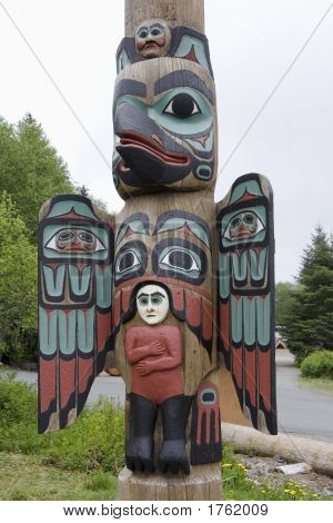 เสา Totem Saxman พื้นเมืองหมู่บ้าน