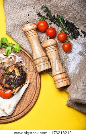 Fried Rib Meat, Pita Bread, Tomato, Onion, Garlic, Ketchup, Thyme