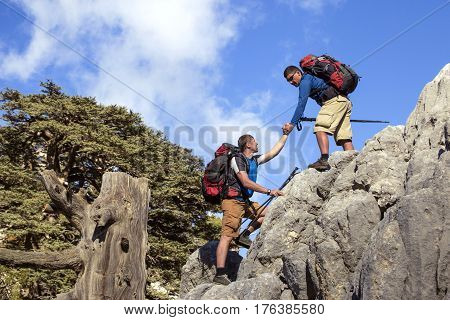Help support and help in a dangerous situation to hike in the mountains.
