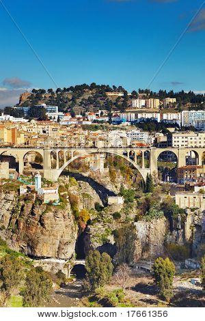 Constantine, Algeria kolmanneksi suurin kaupunki