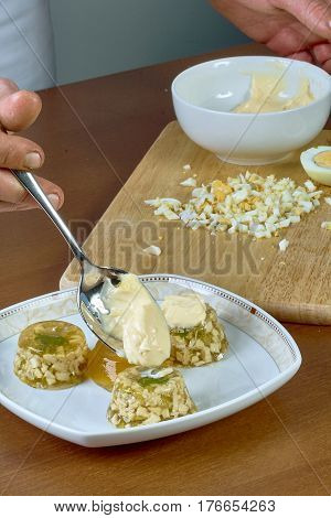 Cook chews the dish with mayonnaise egg cucumber full collection of food recipes jelly with chicken step by step instruction