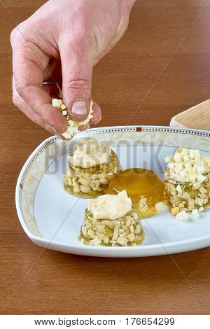 Cook chews the dish with mayonnaise egg cucumber full collection of food recipes jelly with chicken step by step instruction
