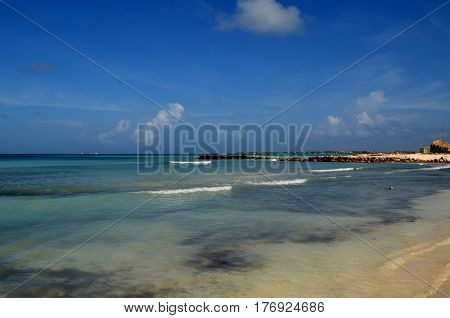 A protected cove in Aruba known as Baby Beach.