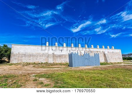 Maskovica han is an old medieval building or caravansary built during otoman empire and located in Croatia. Knights Templar fortress Vrana and monastery in 11 century.
