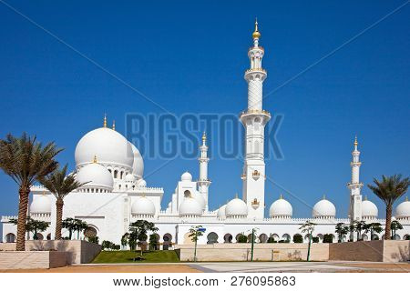 Sheikh Zayed Mosque In Abu Dhabi United Arab Emirates