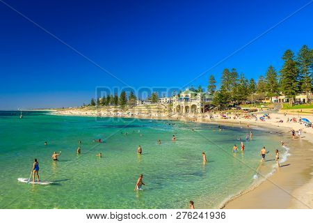 Cottesloe, Western Australia - Jan 2, 2018: White Sand, Calm Turquoise Waters For Snorkeling At Cott