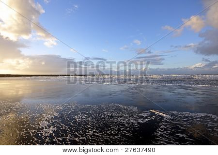 Sunset Beach Scheveningen Hollannissa