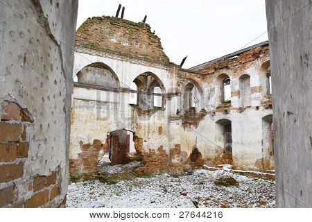 Le rovine di una sinagoga in Stolin