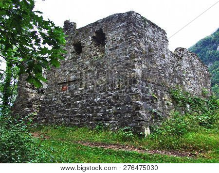 Burgruine Stralegg Or Romische Ruine Strahlegg Above The Amden Settlement - Canton Of St. Gallen - S