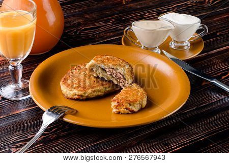 Draniki - Potato Fritters. Potato Pancakes. The Naitonal Dish Of Belarus, Ukraine And Russia