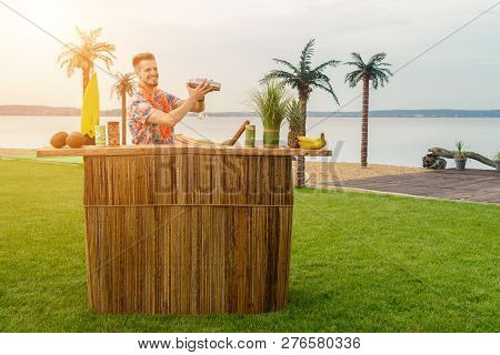 Show Bartenders Outdors, Juggling Bottles And Shaker, Bartender Job On The Beach
