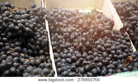 Pattern Of Currant In Wooden Box At The Markeplace
