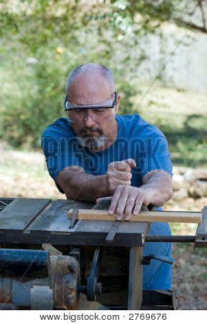 Viděl člověka pomocí tabulky