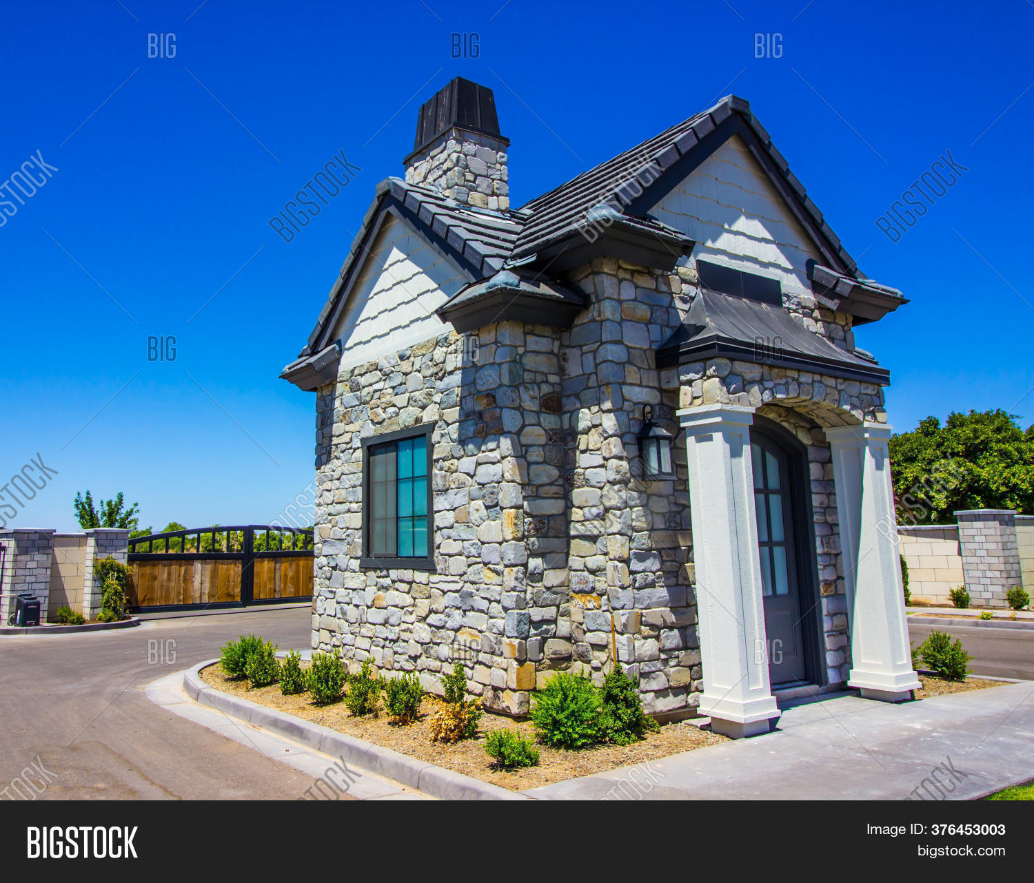 Small Stone Gatehouse Image & Photo (Free Trial) Bigstock