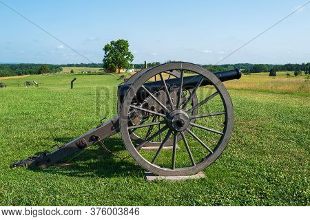 Wide Angle Photo Of A Cannon In Battlefield National Park, Site Of The Battle Of Bull Run In The Civ