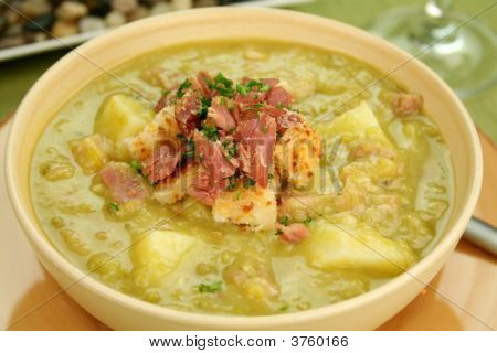Sopa de presunto e ervilha
