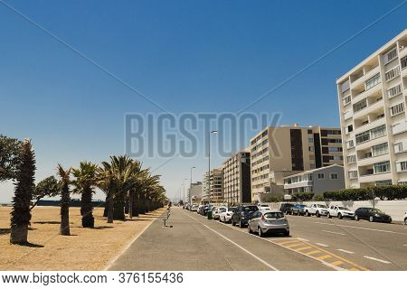 Street In Mouille Point Promenade, Cape Town Towards Sea Point Green Point Park, South Africa.