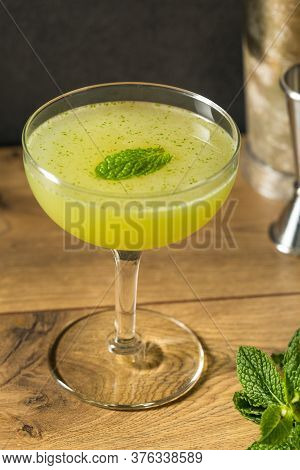 Homemade Refreshing Southside Mint Cocktail