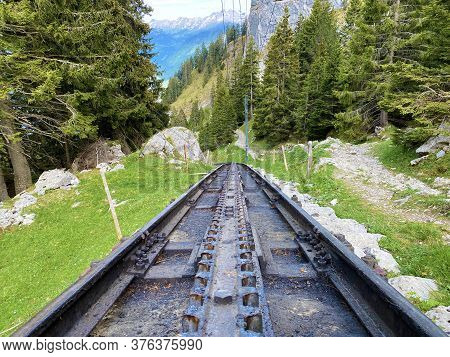 Pilatus Railway - The Steepest Cogwheel Railway In The World (zahnradbahn Alpnachstad - Pilatus Kulm