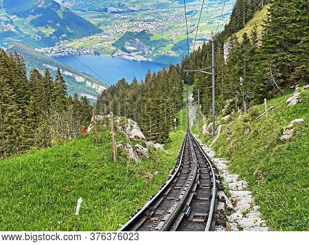 Pilatus Railway - The Steepest Cogwheel Railway In The World (zahnradbahn Alpnachstad - Pilatus Kulm