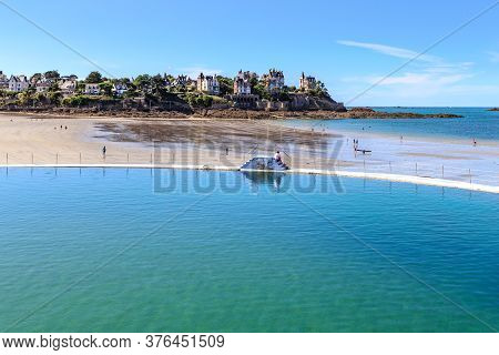 Dinard, France - September 2, 2019: This Is The L\'ecluse Beach And The Artificial Pool Of Sea Water