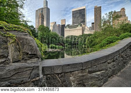 Gapstow Bridge In Central Park  Early Morning In Summer
