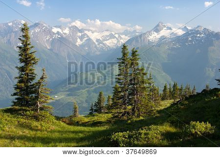 Vysoké Taury s GrossGlockner, Kitzsteinhorn a hrubé Wiesbachhorn