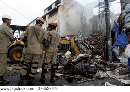 Salvador, Bahia / Brazil - May 16, 2013: Member Of The Fire Department And Volunteers Are Seen In Th