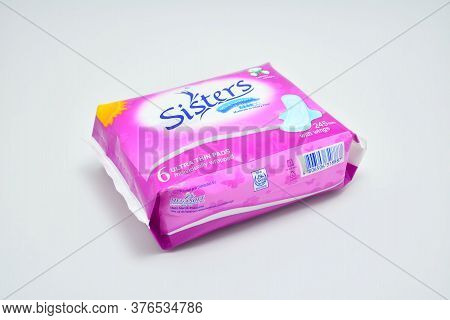 Quezon City, Ph - July 8 - Sisters Ultra Comfort Ultra Thin Pads On July 8, 2020 In Quezon City, Phi