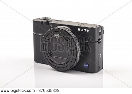 Huettenberg, Germany_ 06_april_2020: Sony Rx 100 Vi Is The Premium Compact Camera From Sony With A 1