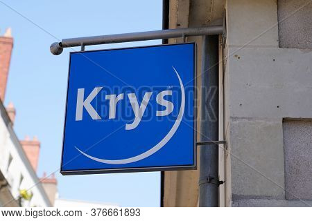 Bordeaux , Aquitaine / France - 07 07 2020 : Krys Optic Logo Text Sign On Optician Shop Glasses Of S