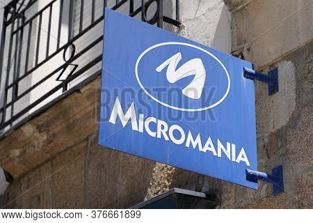 Bordeaux , Aquitaine / France - 07 07 2020 : Micromania Logo Text Shop Of Biggest Store Video Game R