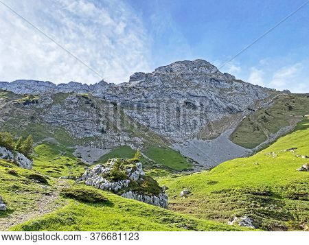 Alpine Peak Of Esel In The Swiss Mountain Range Of Pilatus And In The Emmental Alps, Alpnach - Canto