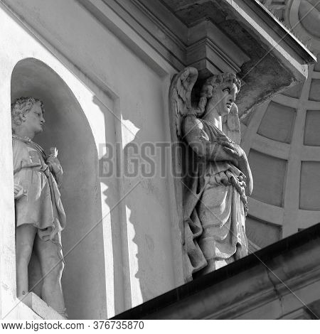 Gorgonzola, Milan,  Lombardy, Italy: Statues On Facade Of The Saints Gervaso And Protaso Church. Bla