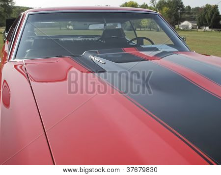1970 Kırmızı siyah Chevy Chevelle Ss Hood