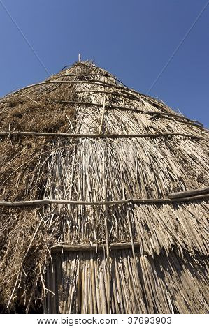 Capanna di paglia tradizionale nel paese greco