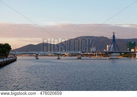 Da Nang, Vietnam - August 20 2018: The Hàn River Bridge (vietnamese: Cầu Sông Hàn) Is A Cable-stayed