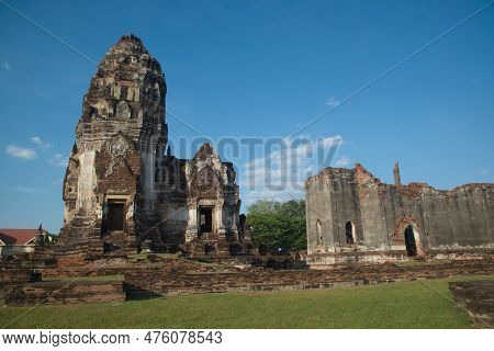 Lop Buri ,thailand - November 25 , 2018 : Wat Nakhon Kosa Announced The Registration Of National Imp