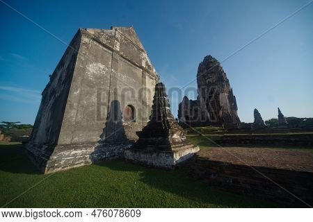 Lop Buri ,thailand - November 25 , 2018 : Wat Nakhon Kosa Announced The Registration Of National Imp